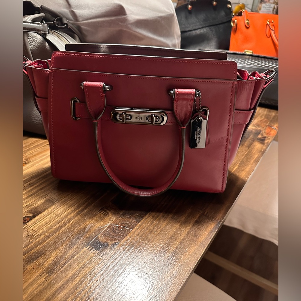 Coach swagger great condition